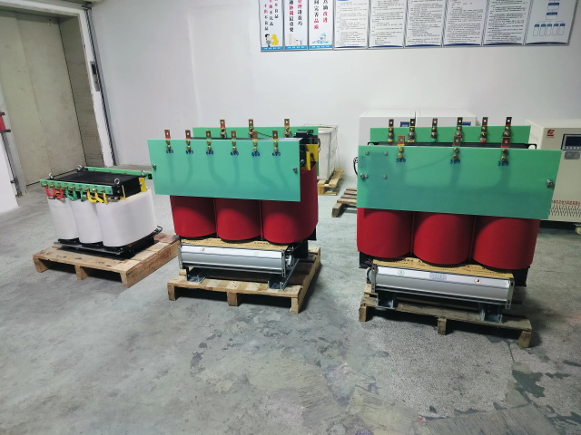 新泰KS11-1000KVA矿用变压器